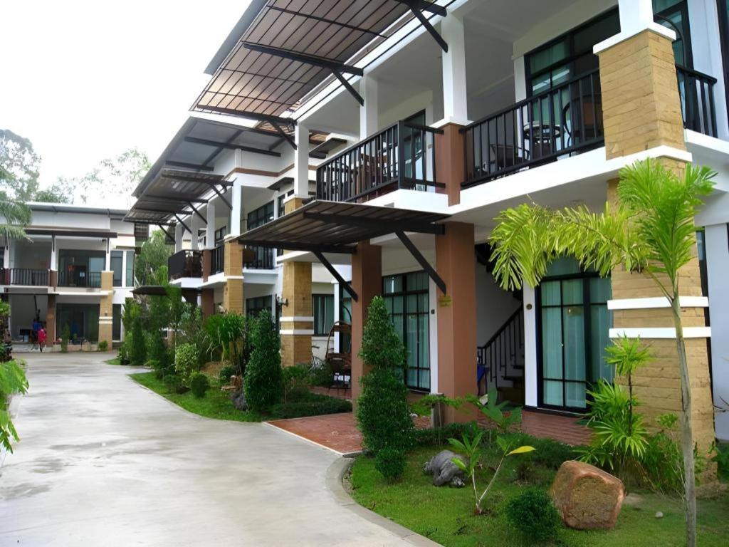 Nattha Waree Hot Spring Resort And Spa Ban Nua Khlong Exteriör bild