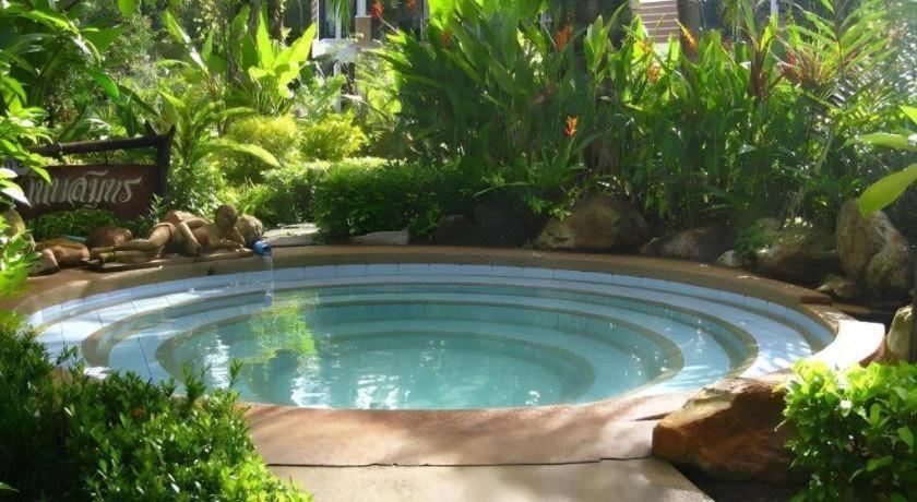 Nattha Waree Hot Spring Resort And Spa Ban Nua Khlong Exteriör bild