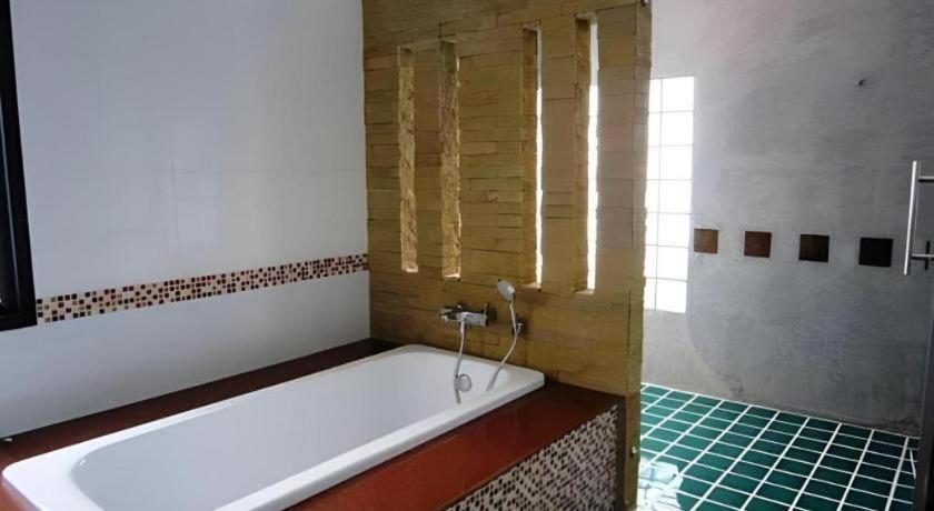 Nattha Waree Hot Spring Resort And Spa Ban Nua Khlong Exteriör bild