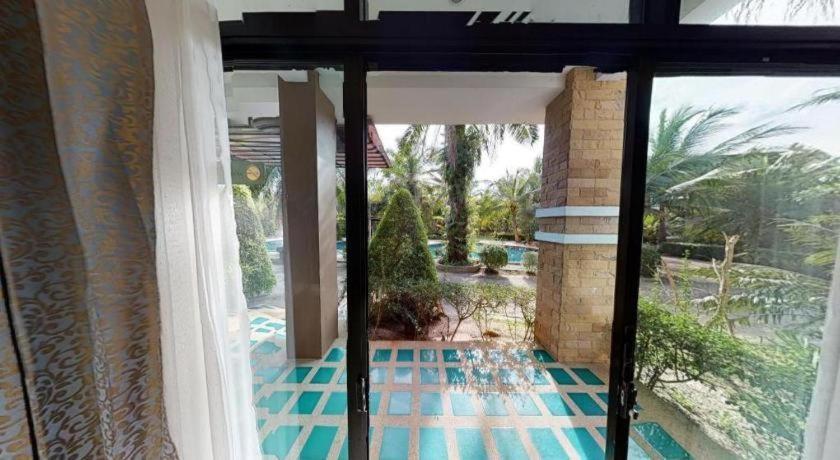 Nattha Waree Hot Spring Resort And Spa Ban Nua Khlong Exteriör bild