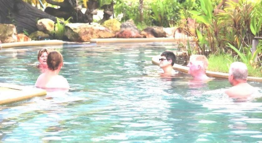 Nattha Waree Hot Spring Resort And Spa Ban Nua Khlong Exteriör bild