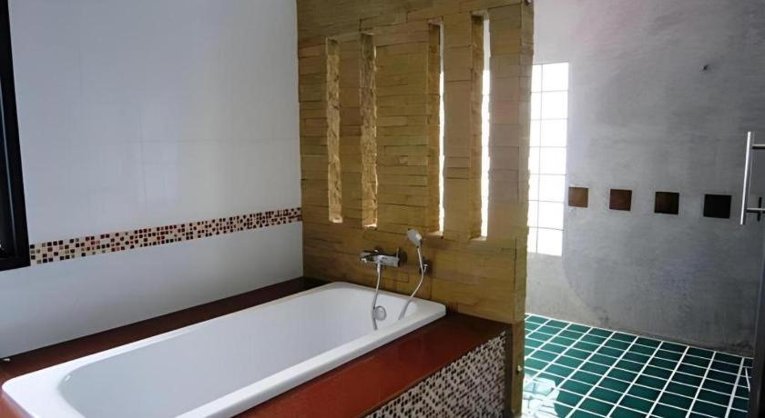 Nattha Waree Hot Spring Resort And Spa Ban Nua Khlong Exteriör bild